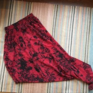 Black and red maxi skirt